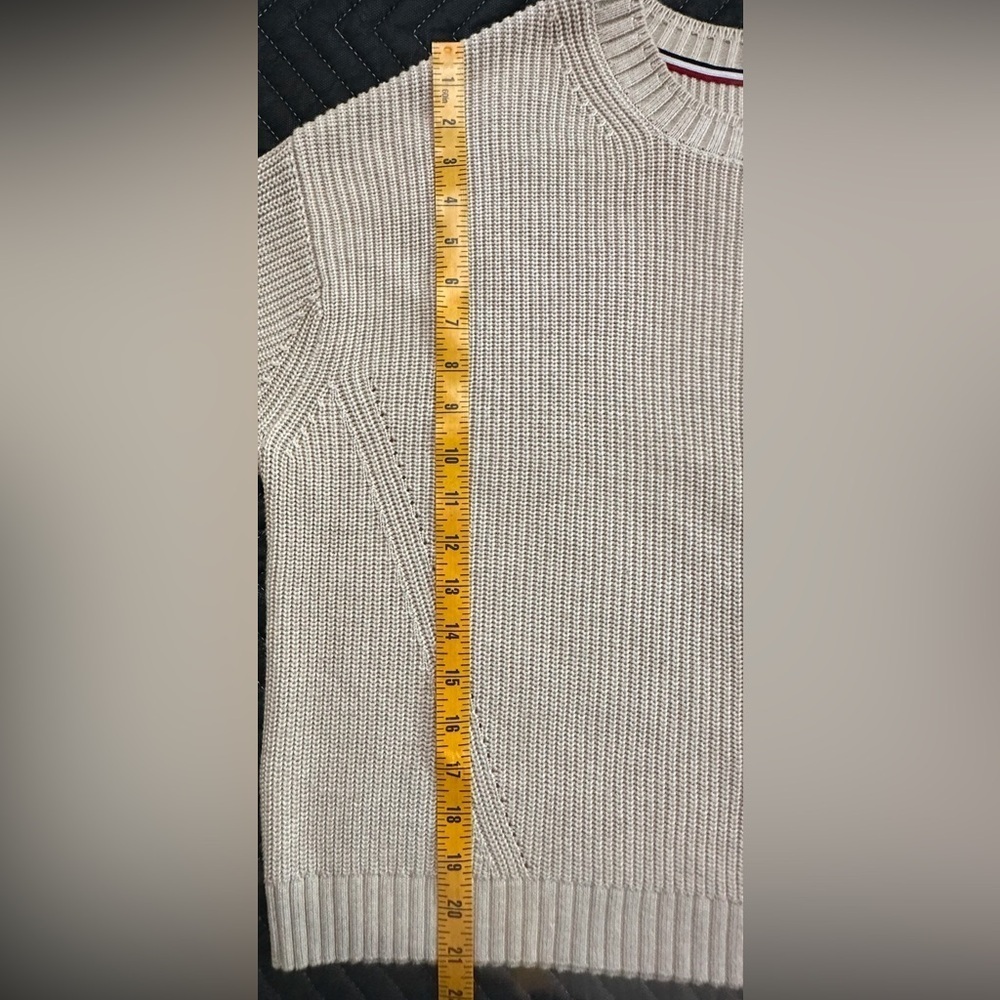 A Tommy Jeans, crew neck fall sweater,size L/G. - Picture 8 of 11
